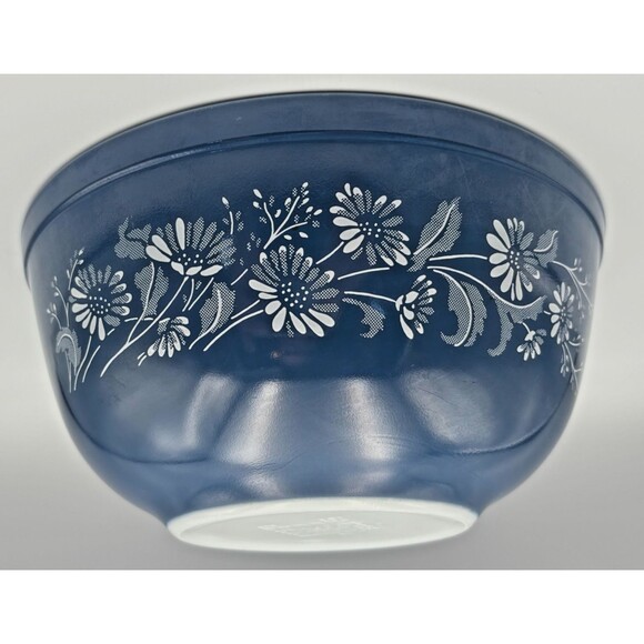 VTG 403 Pyrex MCM Mixing Bowl Colonial Mist Blue with White Flowers 3.5 Quart - Picture 2 of 11